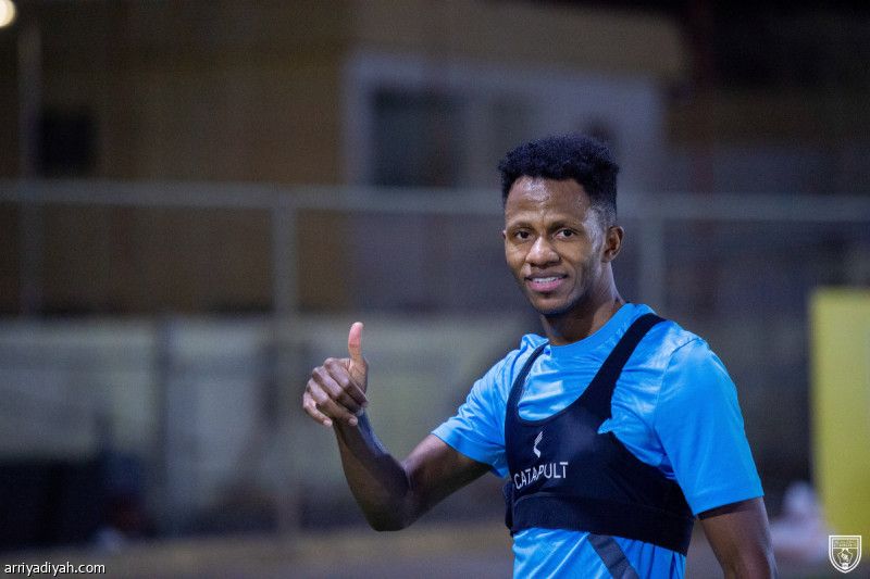 التعاون يستعيد آدم