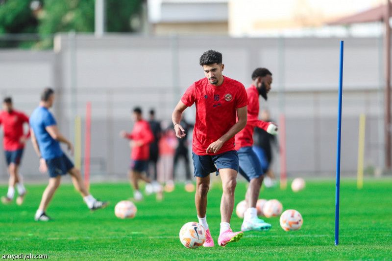 كونترا يكثف تدريبات الاستلام