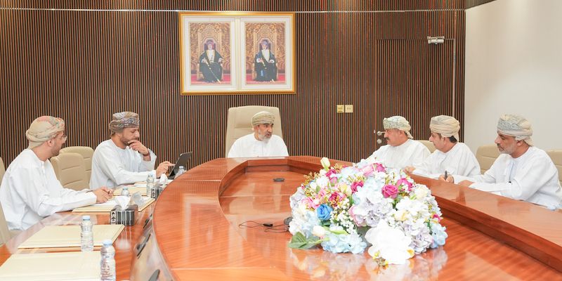 الإطلاع على آلية عمل الجهاز الاداري للدولة وبيانات التجارة الخارجية