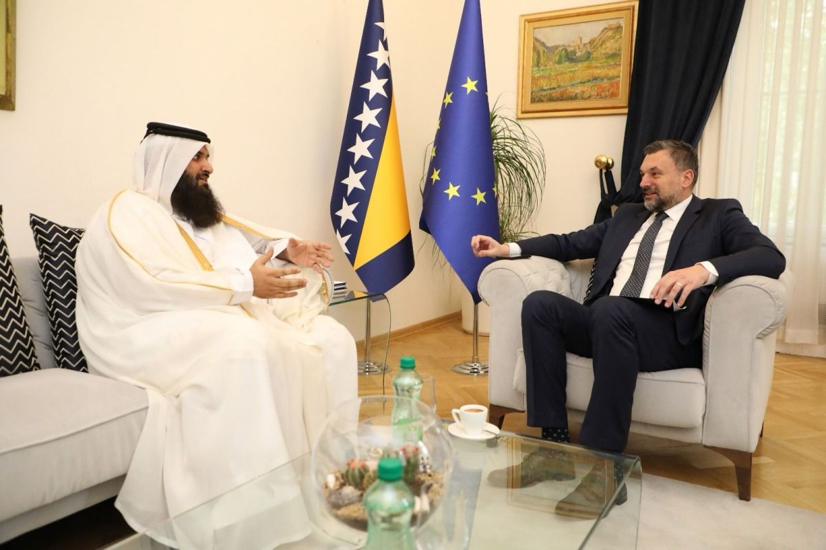 وزير خارجية البوسنة والهرسك يجتمع مع سفير دولة قطر
