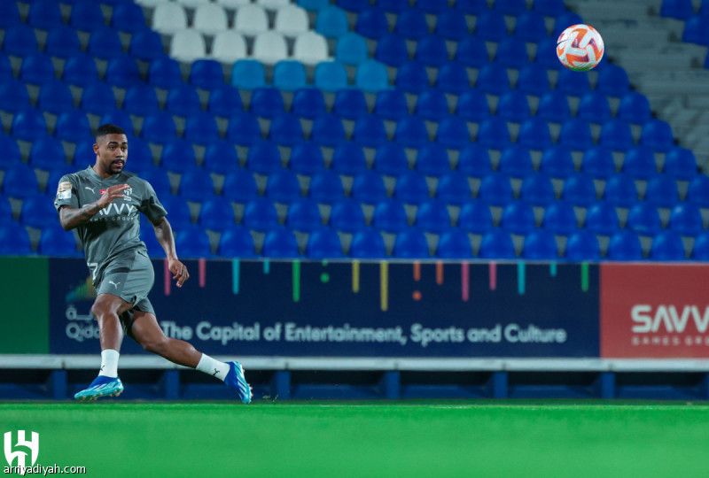 الهلال.. مناورة ترسم خطة الكلاسيكو