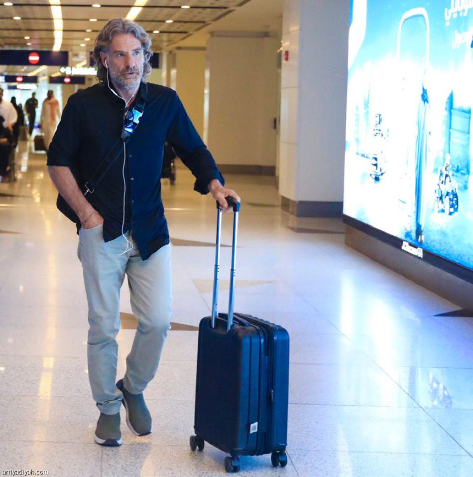 الحزم يثبت التشكيل