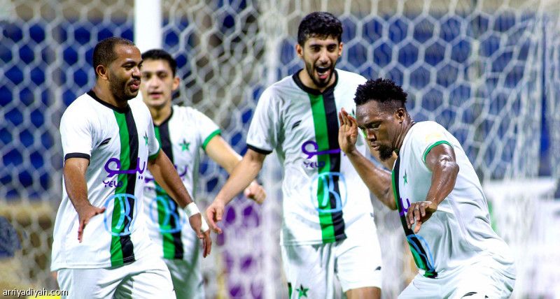 النجمة يكسب هجر