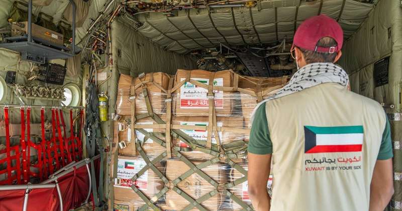 10 أطنان من المساعدات على متن الطائرة الرابعة من الجسر الجوي الكويتي إلى غزة