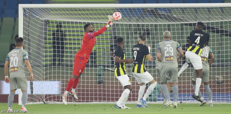 الحزم يرفض الخسارة.. ونزيف الاتحاد مستمر