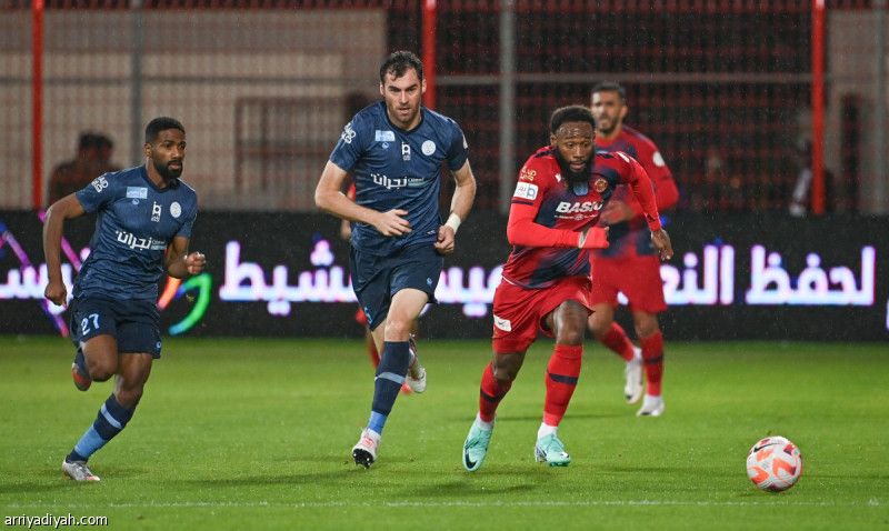 ضمك يتعافى بثنائية الأخدود