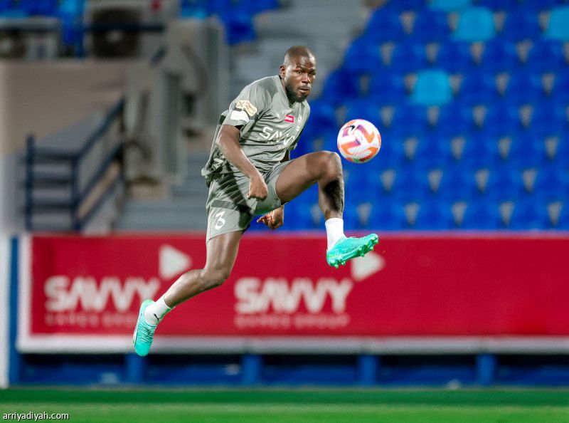 الدوسري يقلص خيارات جيسوس