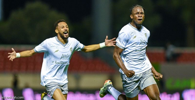 ثلاثية الرياض تعيد الطائي إلى الانتصارات