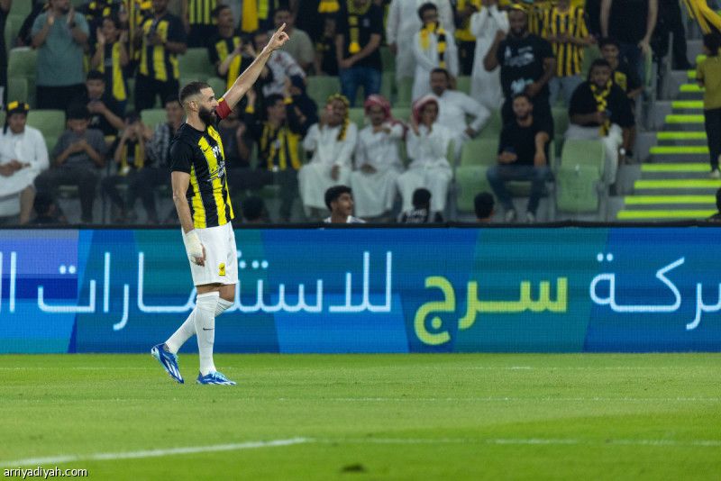 بنزيما: الدوري في البدايات.. يمكننا التعويض