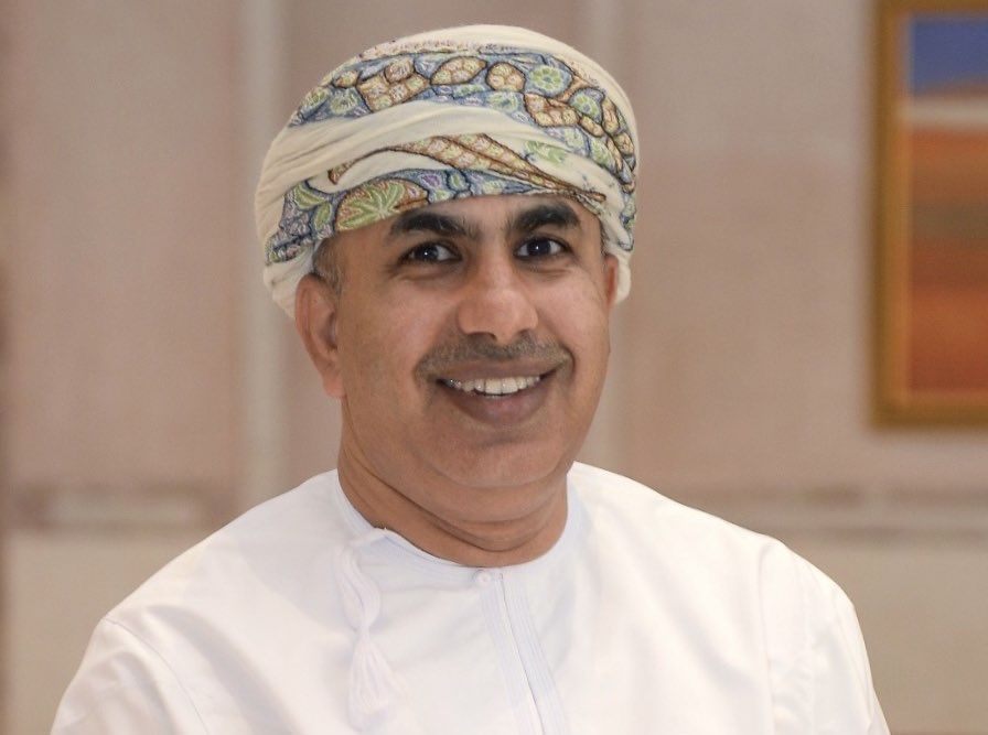 وزير الصحة: يوجه رسالة شكر للأطقم الصحية العاملة والمساندة في ‎ظفار