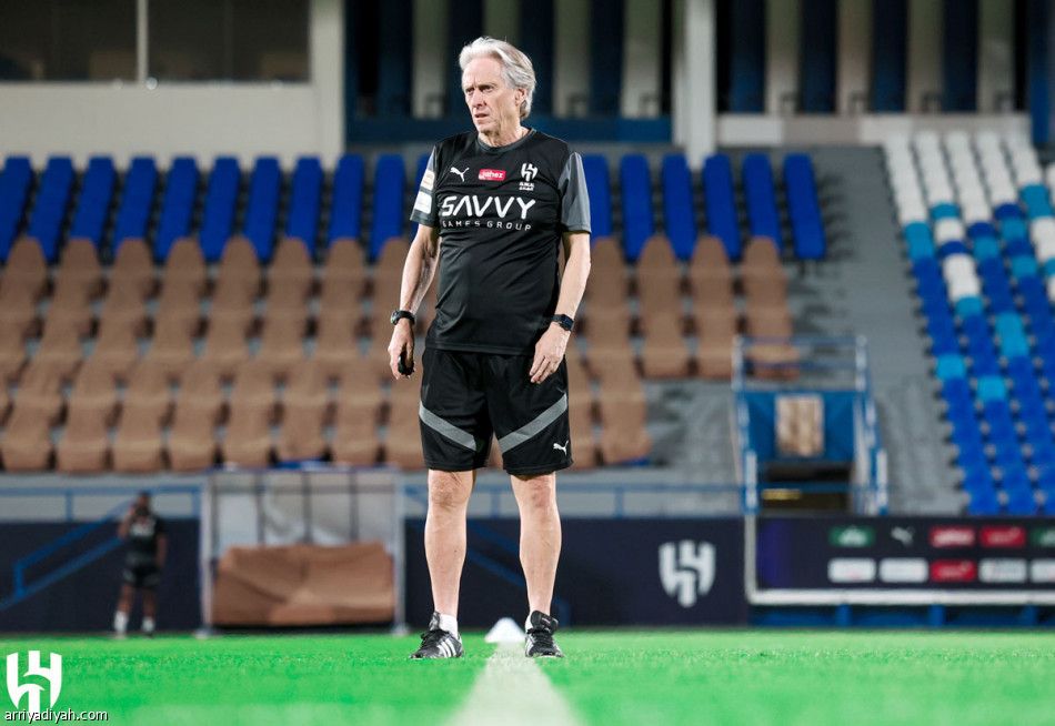 الكبير وباصريح.. الهلال أقرب