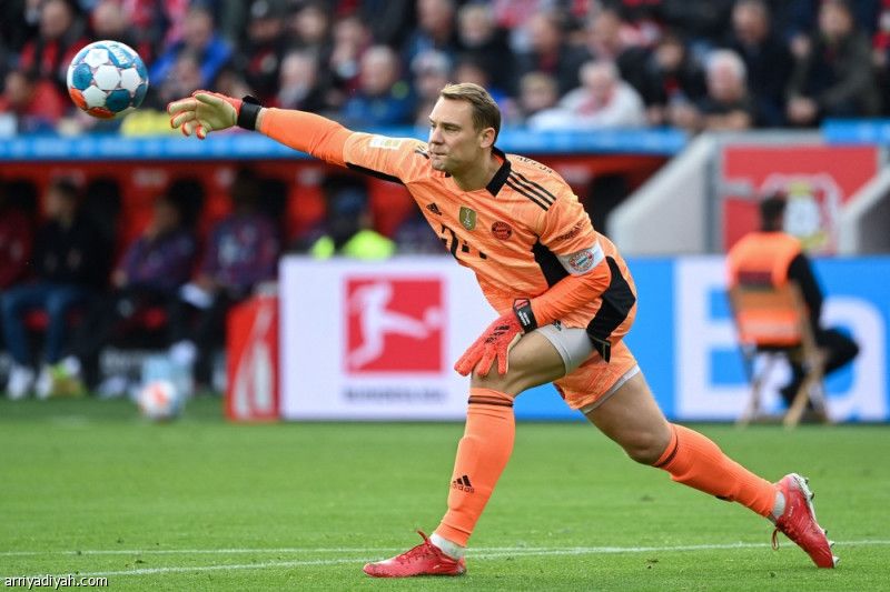 بعد غياب 10 أشهر..نوير يظهر أمام دارمشتاد