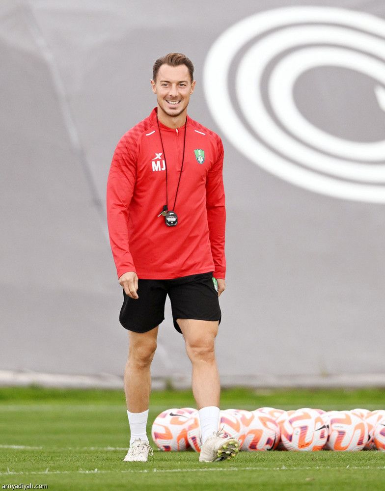 الكبير وباصريح.. الهلال أقرب