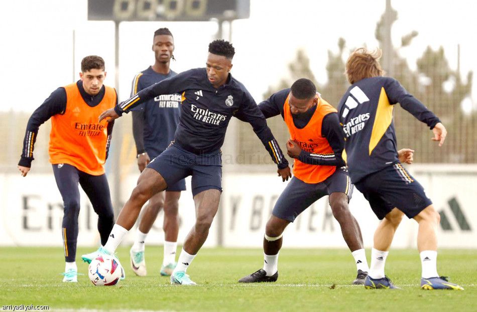 تشافي وأنشيلوتي.. صراع الثامنة