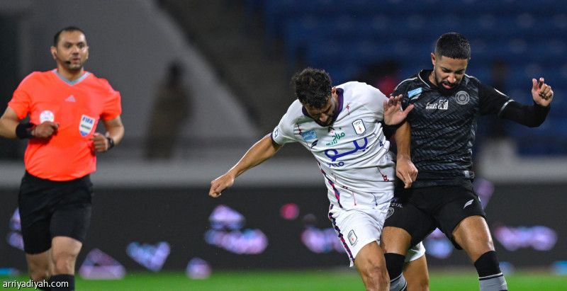 الشباب يهاجم الهويش.. ويعتزم طلب حكام أجانب