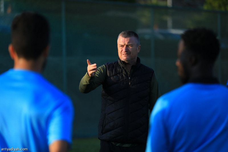 اجتماع تيتا يجهز العيناويين