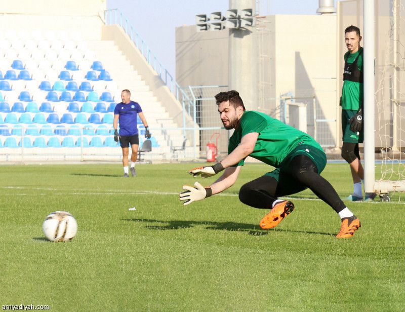 قبل البكيرية.. ماتشادو يبعد الهويدي