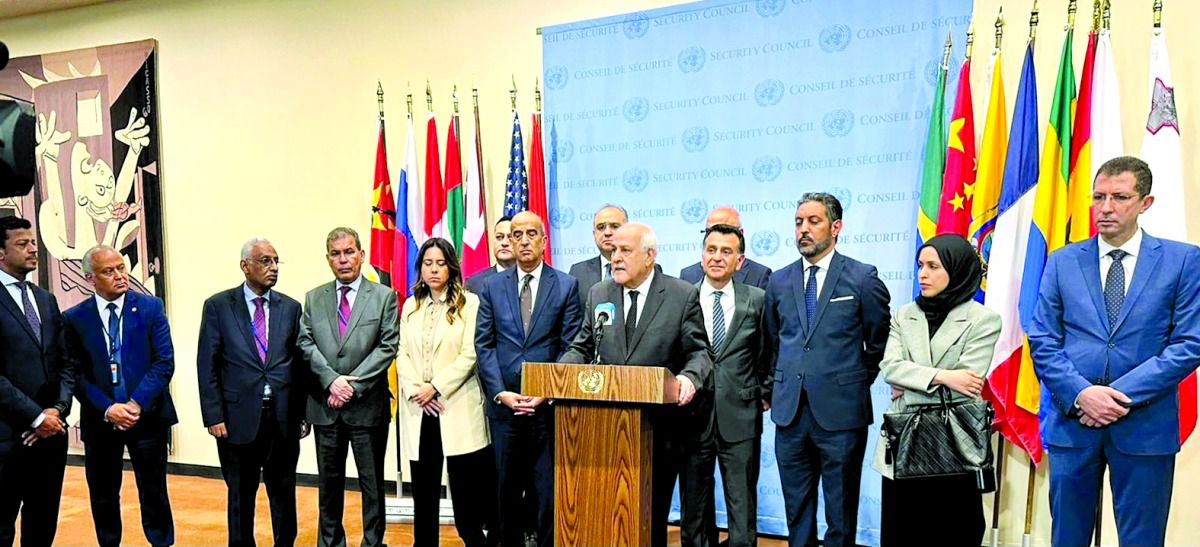 مشاركة قطرية في وقفة إعلامية عقب  قرار حول حماية المدنيين بغزة