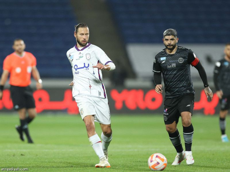 أصدر بيانا.. الشباب يهاجم الهويش