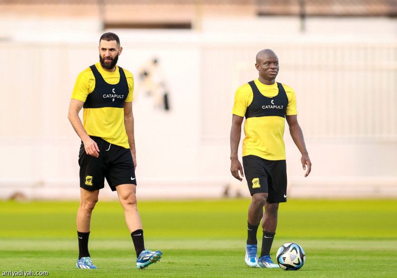 رغم الإصابة.. سانتو يستدعي الشنقيطي