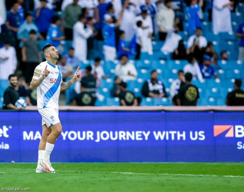 ميترو الهلال إلى ربع النهائي