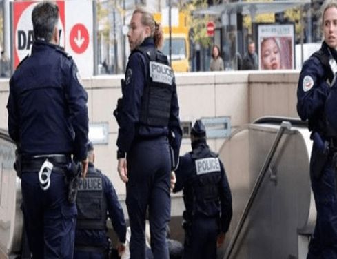 الشرطة الفرنسية تطلق النار على سيدة داخل محطة قطار في باريس