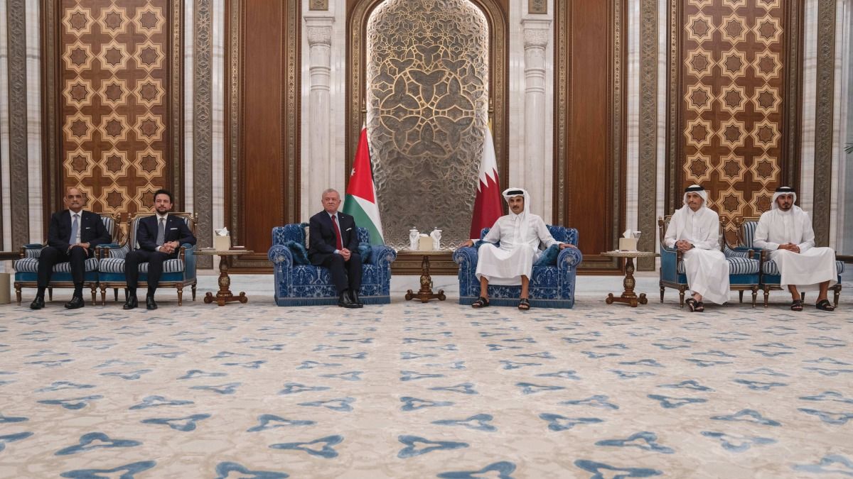 صاحب السمو وملك الأردن يبحثان تطورات الأوضاع الفلسطينية