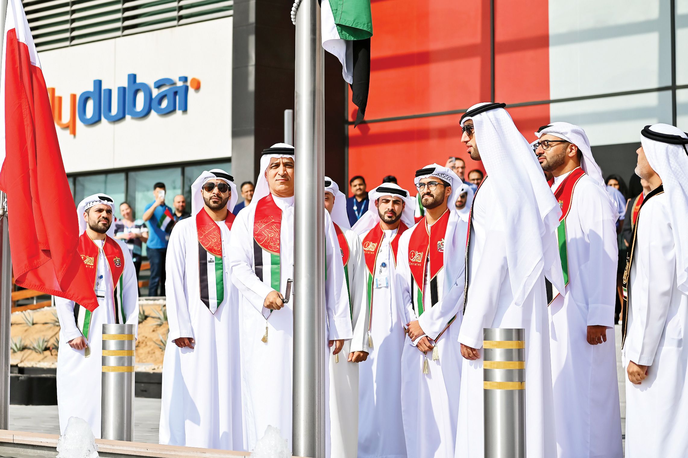 «فلاي دبي» ترفع علم الإمارات تكريماً لإنجازات الوطن