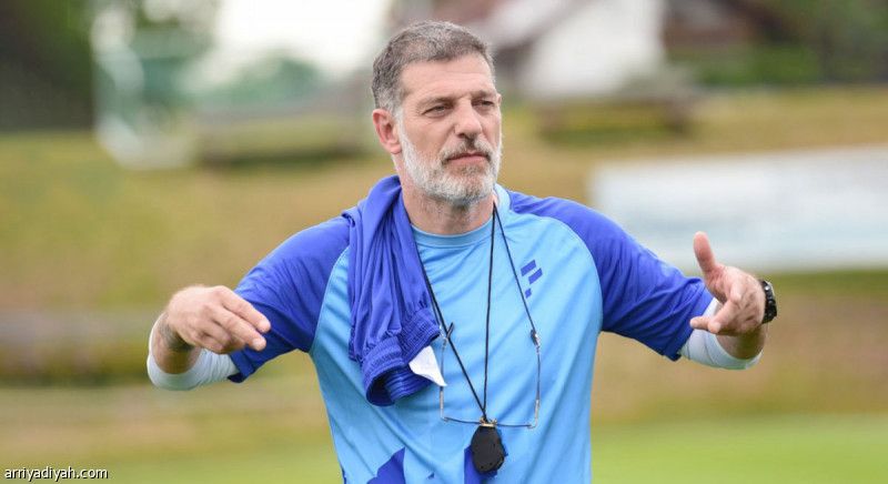 بيليتش يجتمع ويناور