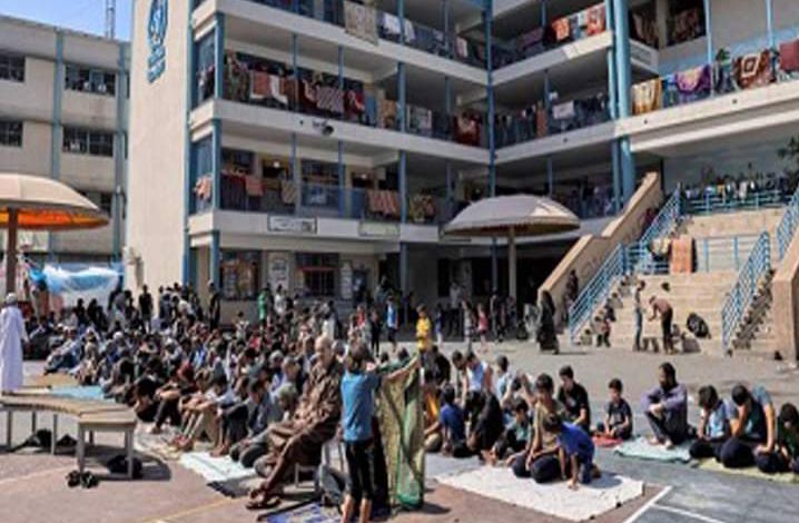 شهداء وجرحى في غارة إسرائيلية على مدرسة تؤوي الاف نازحين تابعة للأونروا