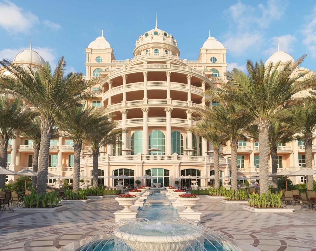 رافلز النخلة دبي يقدم عرض الشتاء الذهبي