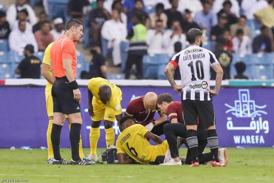 «الليوث» يحصدون فوزا تاريخيا