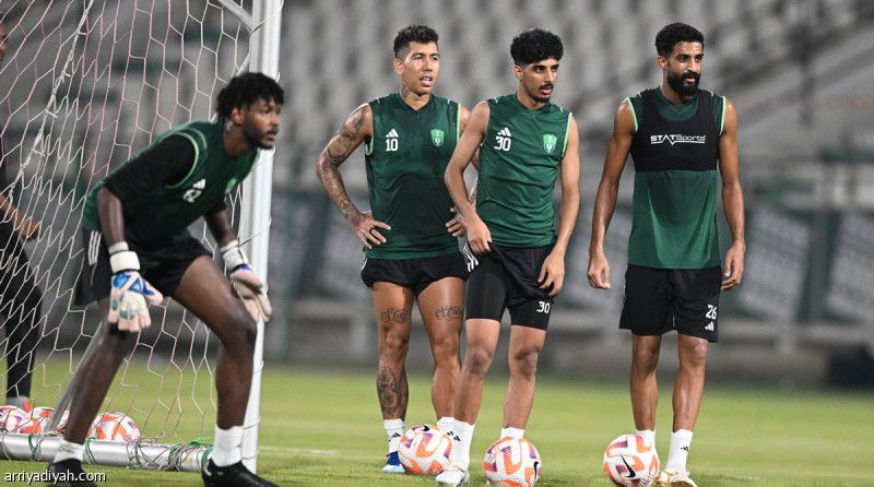 الحمد وحامد يرممان دفاع الأهلي