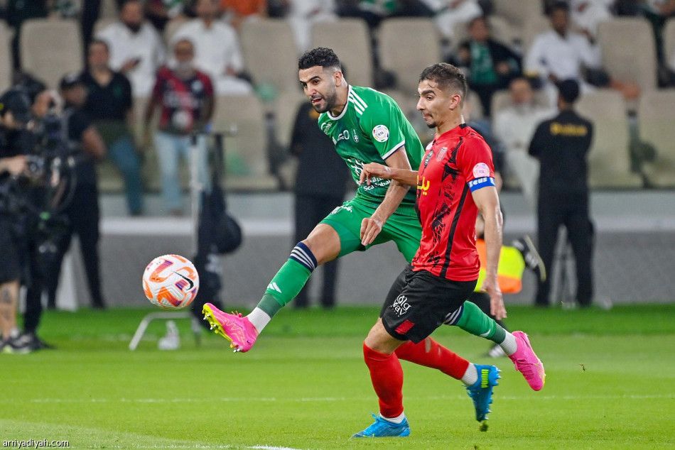 البريكان يضرب 3 أرقام بهدف