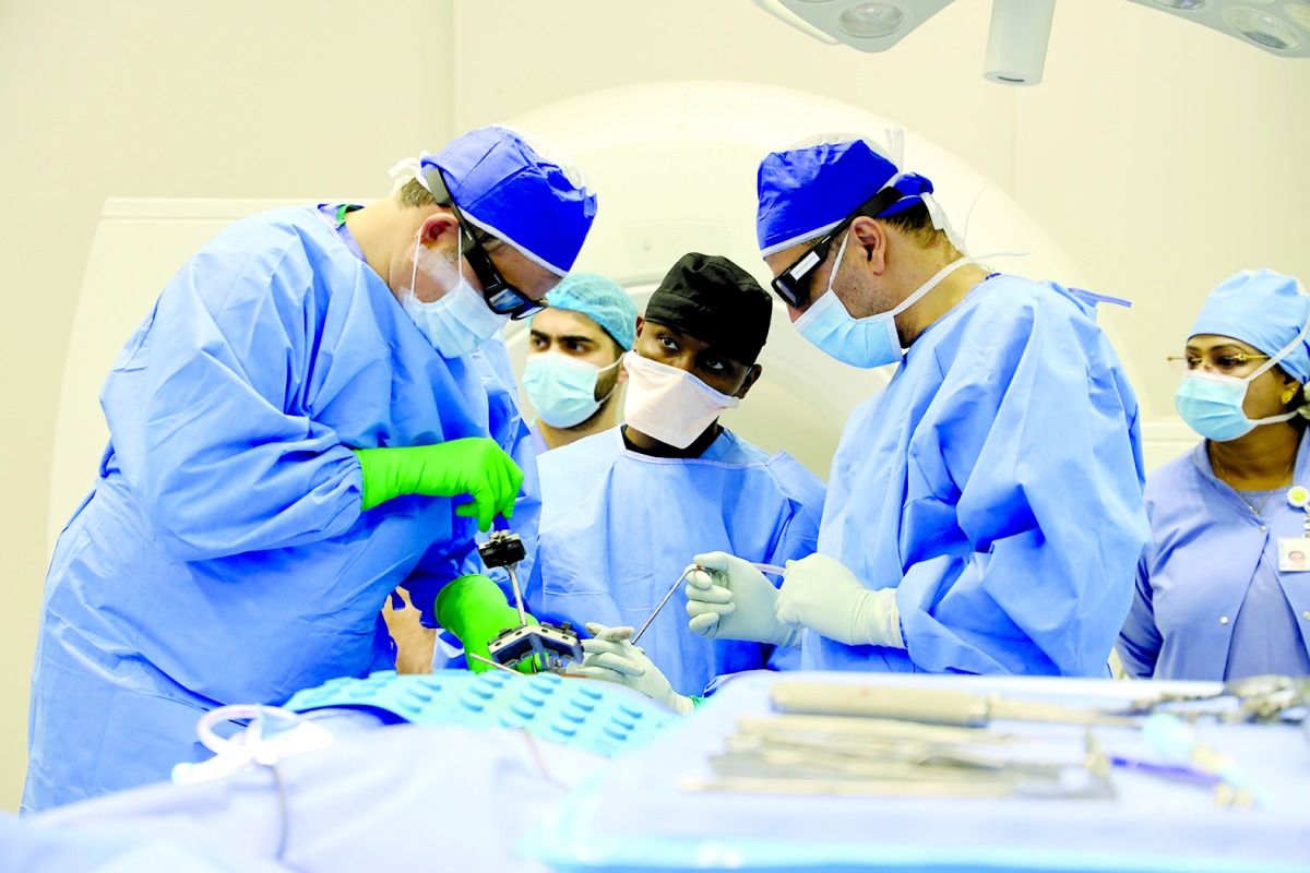 «حمد الطبية»: إزالة ورم سرطاني بتقنية «الواقع المعزز»