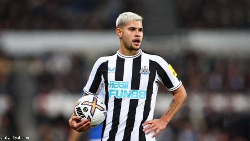 نيوكاسل يلاحق العنصريين