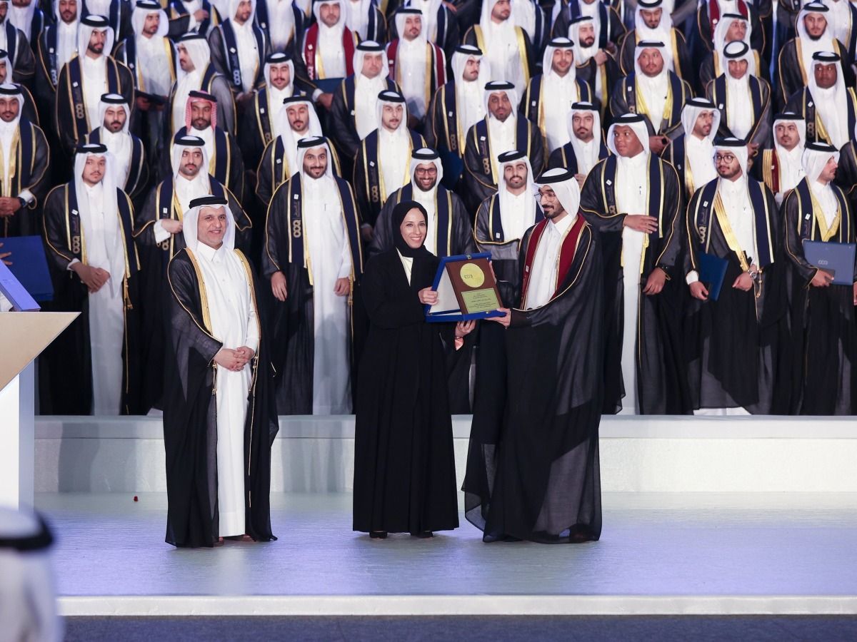 كليـة المجتمع  تحتفـل بتخريج 835 طـالبـاً وطـالبـة بالدفعة الـ12