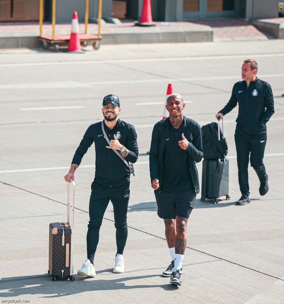 كاسترو.. يفاضل بين فوفانا وتيليس