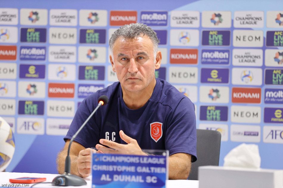 كاسترو.. يفاضل بين فوفانا وتيليس