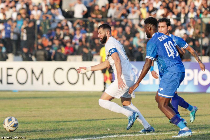 الاتحاد يغير تقاليد بنزيما