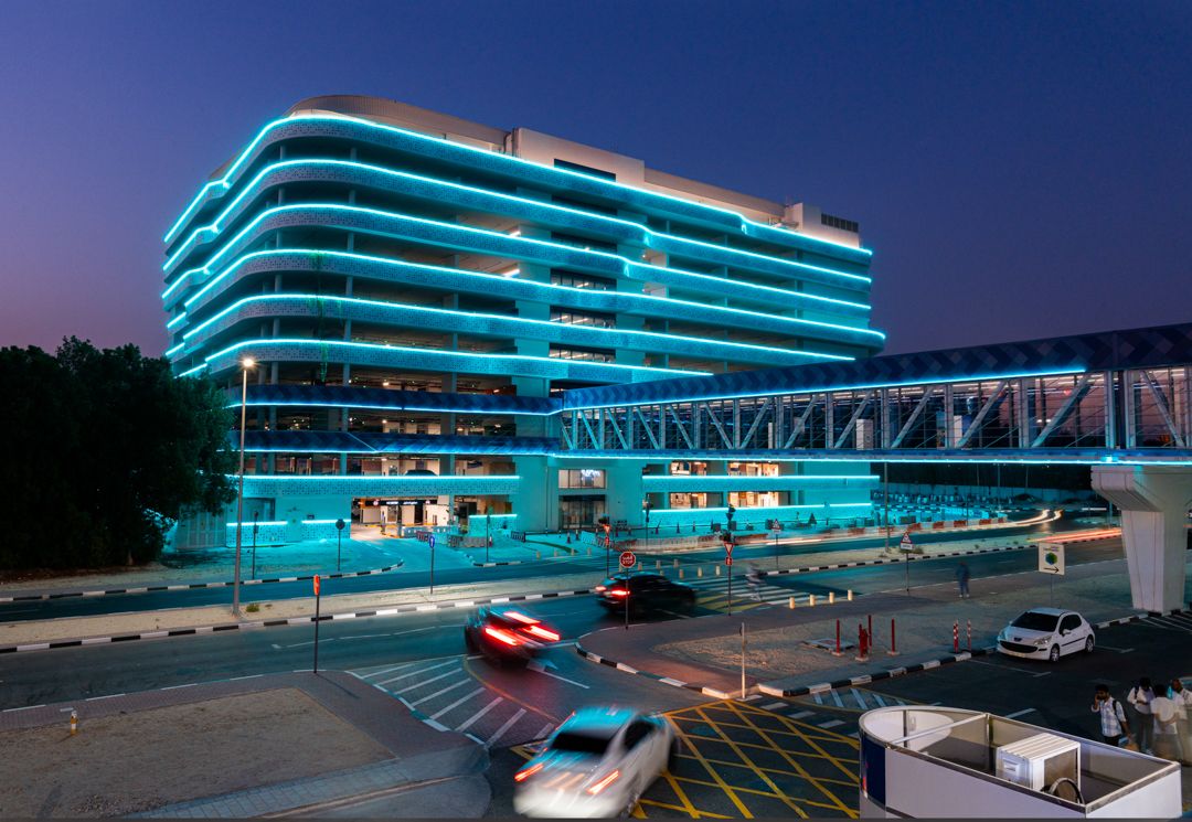 «الإمارات دبي الوطني» أول بنك خارج أمريكا ينال شهادة «بارك سمارت» الذهبية