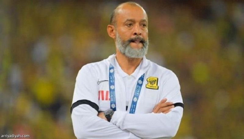 الاتحاد يقيل سانتو من منصبه