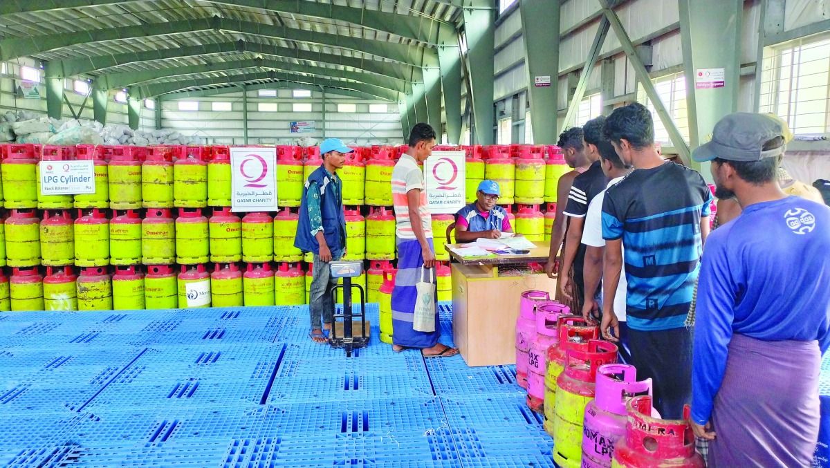 قطر الخيرية توفر غاز الطهي للاجئي الروهينغا