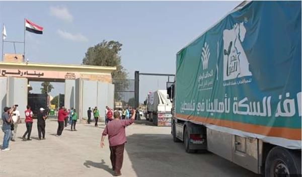 الهلال الأحمر الفلسطيني: استلام 106 شاحنة من مصر عبر معبر رفح