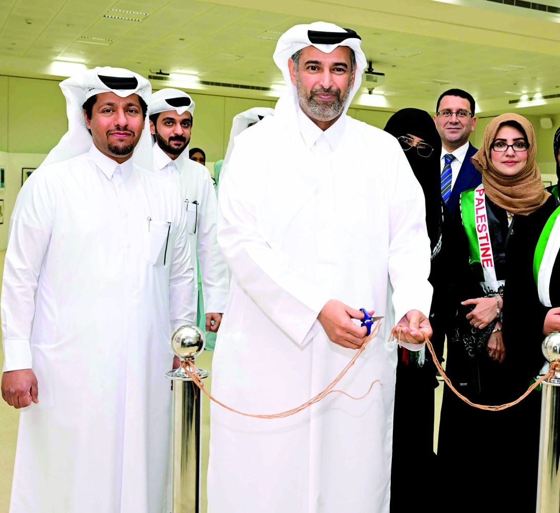 جامعة قطر تفتتح معرض «غزة بنبض ألواني»