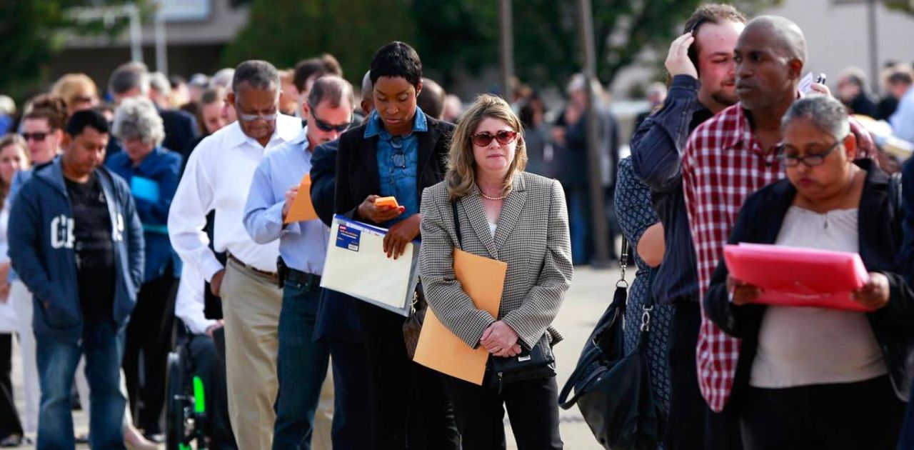 تراجع طلبات إعانة البطالة في أمريكا