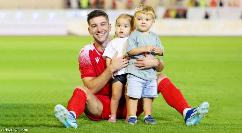 القادسية يختار دبي