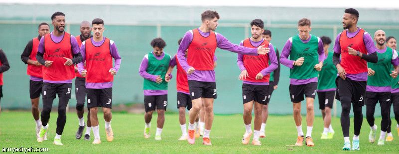 أبها يواجه الرياض «تجريبيّا»