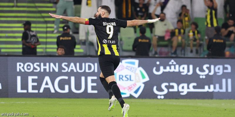 بنزيما يحلق بالعميد