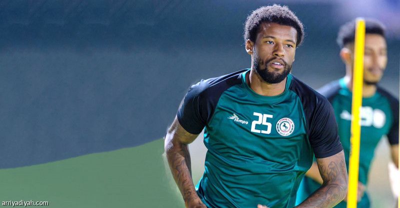 جيرارد يعتمد قائمة الرائد